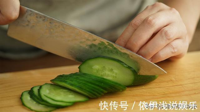 主菜|原来黄瓜切法有这么多种，黄瓜的花式切法大全图文详解，一看就会