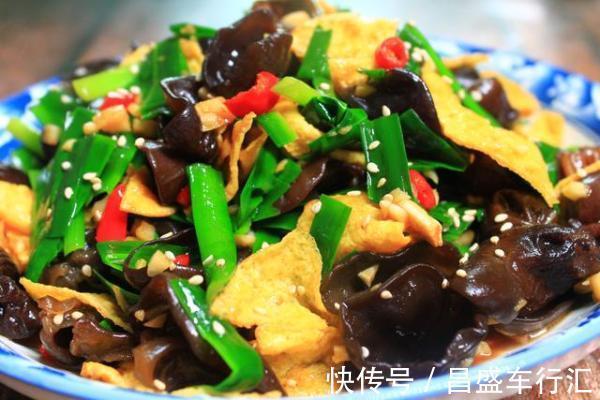 木耳|韭菜，多数人不是炒就是包饺子，这个做法被忽略，我也是刚知道