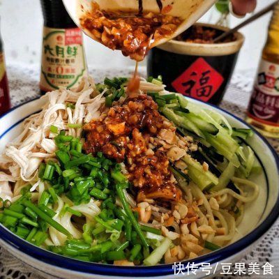 隔壁|鸡丝凉面这样做，隔壁小孩都馋哭了