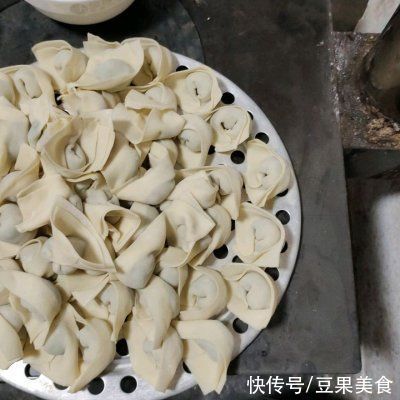 酸辣馄饨一出锅，方圆十里都飘香