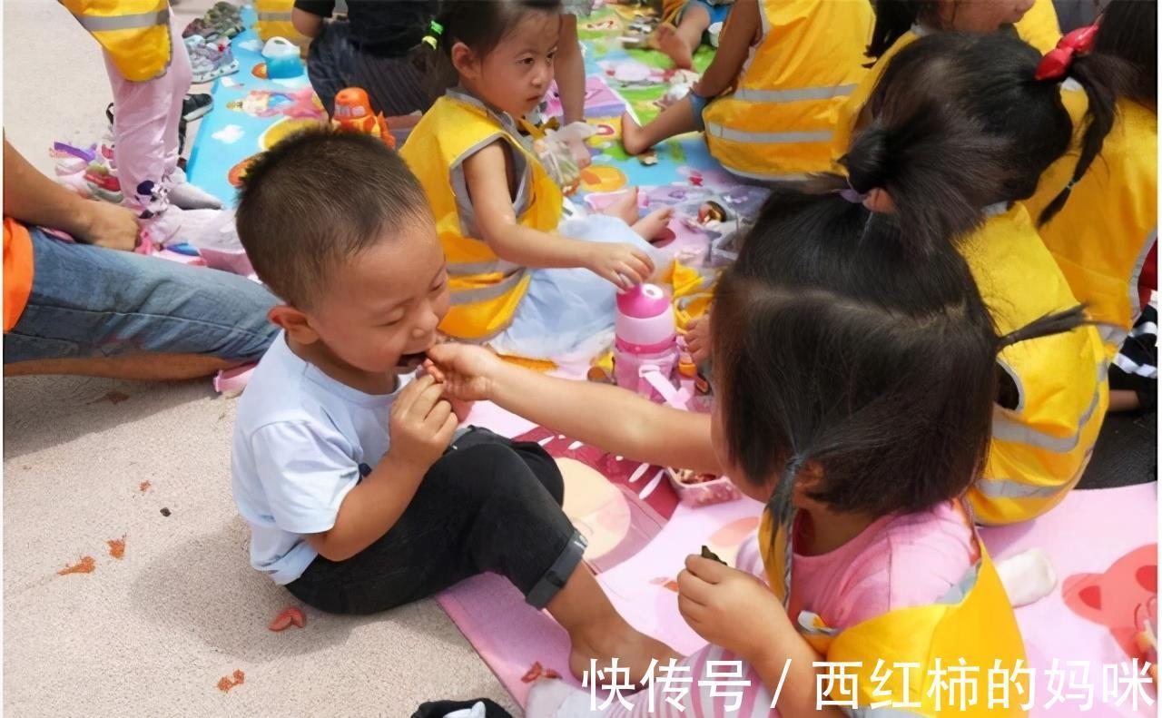 乐乐|宝宝的扭扭车被女娃霸占,索要时女娃奶奶说的话,母亲强行夺回