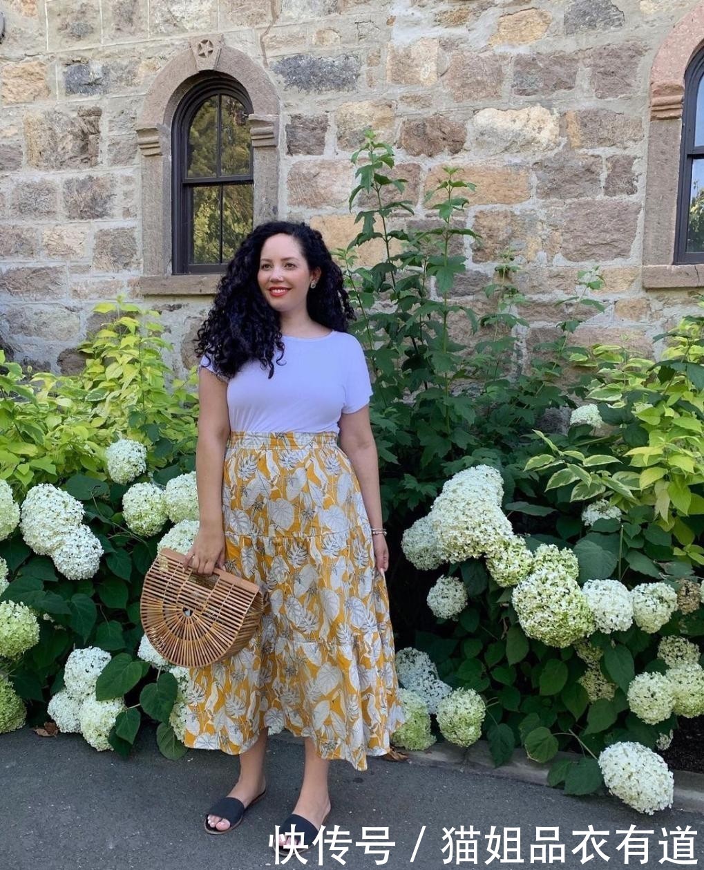 露肤|160斤的大码博主,4条法则教你“瘦身穿搭”,穿衣楷模名不虚传