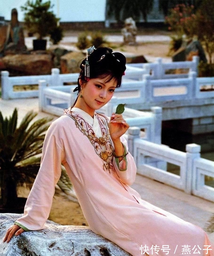 王夫人&金钏跳井自尽后,薛宝钗的处置堪称完美,为何却遭众多读者辱骂?