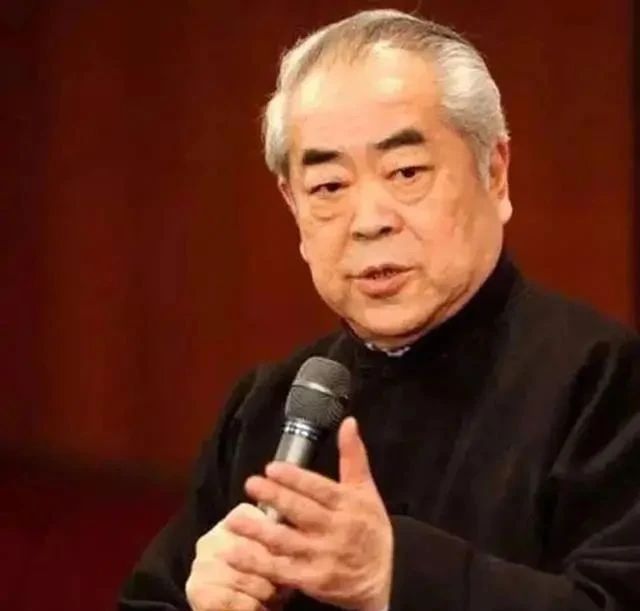 将自己|落难法国的著名画家范曾,书画打包批发给郭庆祥,让他大赚了一笔