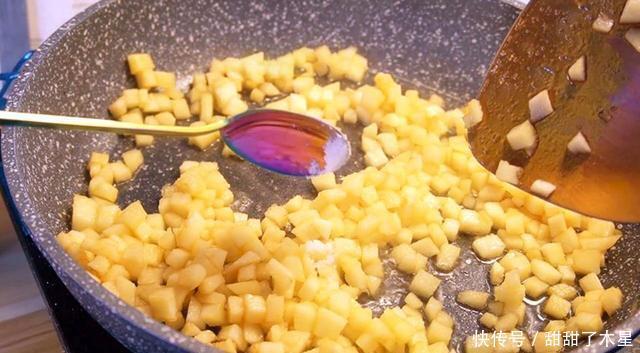 苹果派|不用揉面不用起酥,就能做出酥脆可口的苹果派,一口咬下料超足