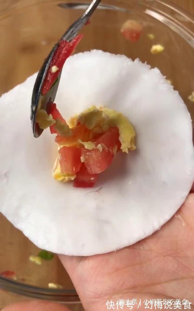 晶莹剔透的水晶饺,不仅漂亮而且好吃!
