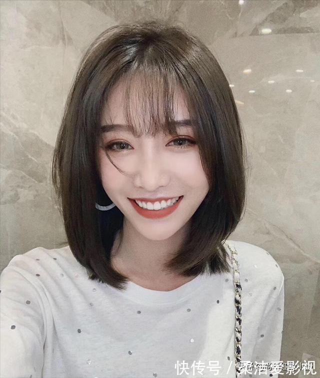 发色|这才是2021年流行“锁骨发型”的典范!瞧博主这4款,洋气又减龄