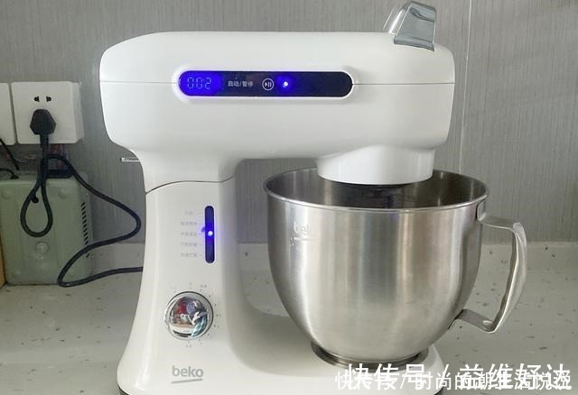 开裂|自制香浓的可可蛋糕卷,做法简单又方便,怎么卷都不开裂