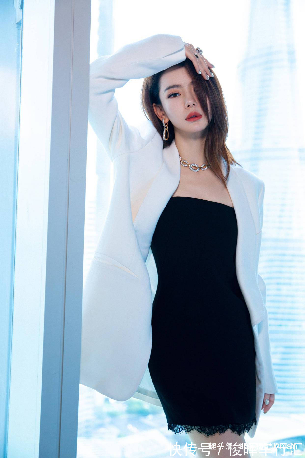 技巧 黑色连衣裙过时了?那是你不会穿!学会这7个技巧时髦显瘦又高级