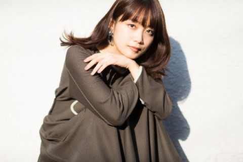 原乃木坂46成员深川麻衣拍摄写真日光下展现温和笑容 快资讯