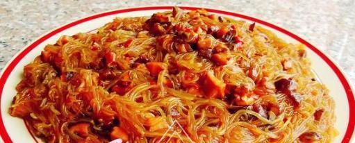 美食推荐无水葱油鸡,羊排火锅,春笋炒五花肉的做法