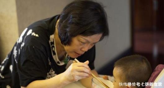 积食|婆婆带两娃6年，没进过医院，只因不吃2饭，多做2事，孩子脾胃好