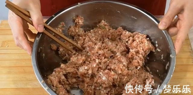 小技巧|蒸包子，万万不要直接上锅蒸，3个小技巧，包子鲜嫩松软、不塌陷