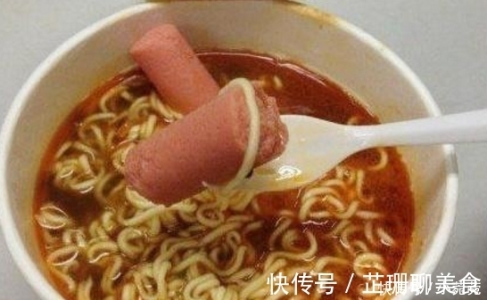 泡面|什么是泡面搭档?最配的不是火腿肠,也不是卤蛋,而是不起眼的它