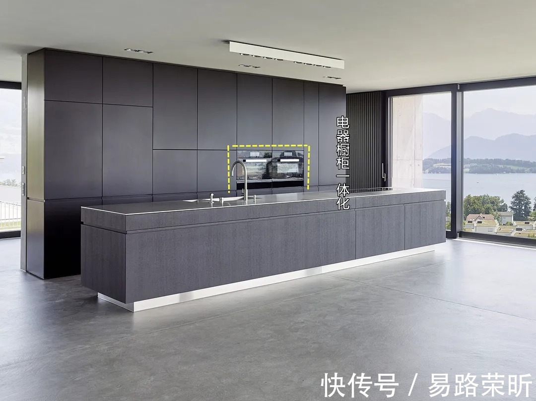 踢脚线|如何在同样的厨房空间里,比别人家多出双倍、四倍、六倍...的收纳空间呢?