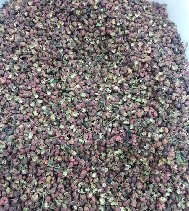 麻椒|炒菜,花椒怎么弄才最麻冷油下锅还是热油下锅?