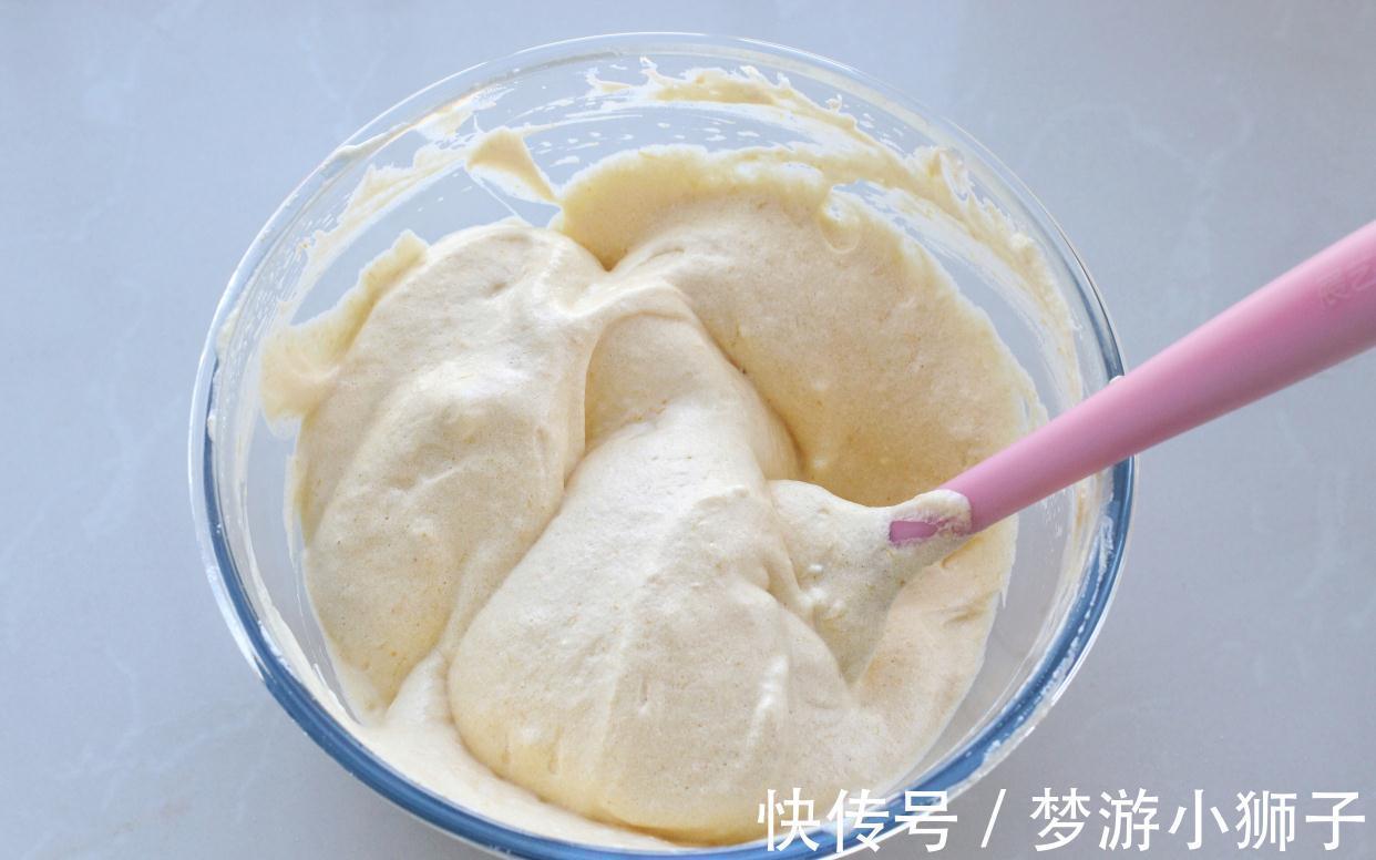 用南瓜做戚风蛋糕,细腻香甜金灿灿的,不回缩不塌陷一次就成功了