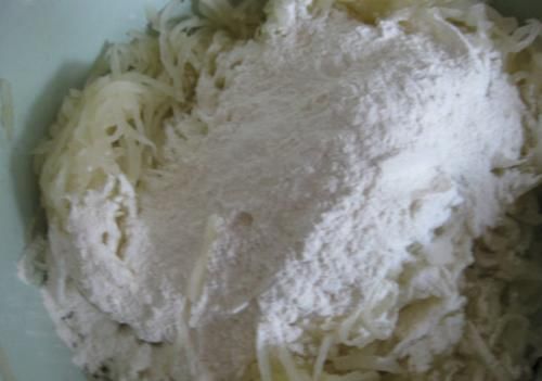 炸萝卜丸子,盐渍还是焯水?多加2样,丸子外酥里嫩,放凉不发硬