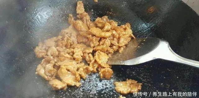 无论炒什么肉，谨记这4个小技巧，炒出来的肉，又嫩又入味！