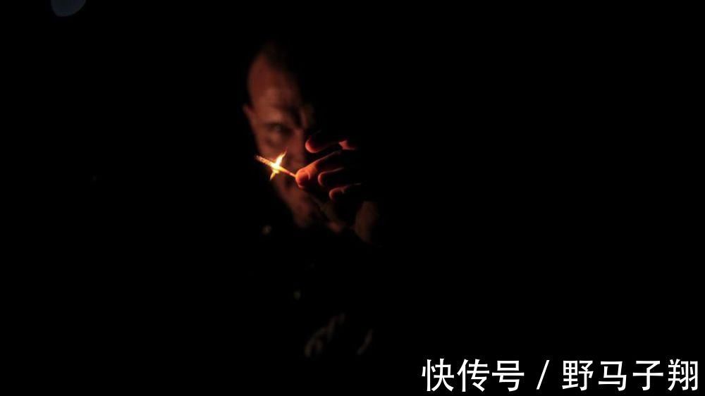 布朗斯图曼|小魔女湿身抢救收视!下周RAW传奇之夜将会开展全新剧情!