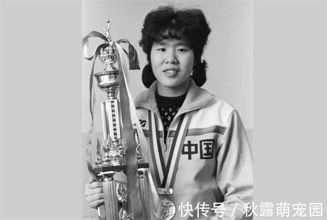 李月|李月明:中国女排第一美女,身高1.88米,二婚嫁给美国丈夫