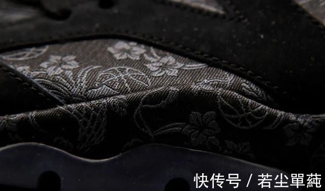 aj 一款有男码的女款AJ!让男生穿上一双“小黑裙”会是怎样的画风!