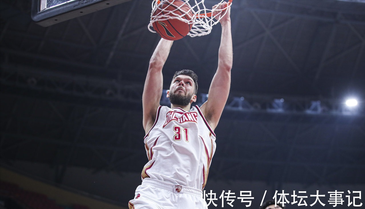 浙江隊|出場5分鐘！浙江00后中鋒被棄用，劉維偉點(diǎn)名批評，必須跟吳前跑