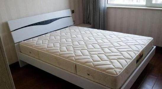 塑料膜|裹住床垫的塑料膜要不要撕掉听老师傅说的话,后悔我家一直做错