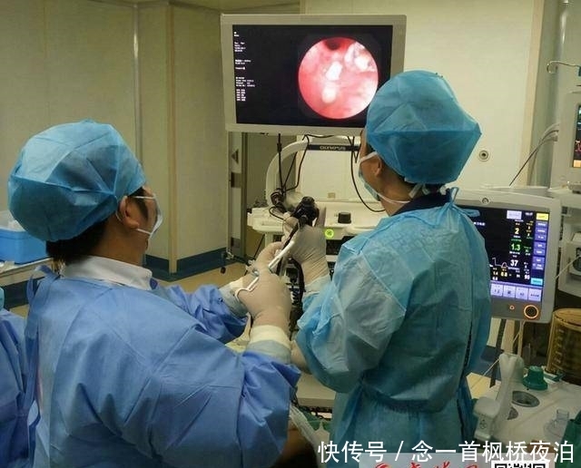 家长请注意!幼儿误吸入瓜子被拖延,致病情危重转入ICU