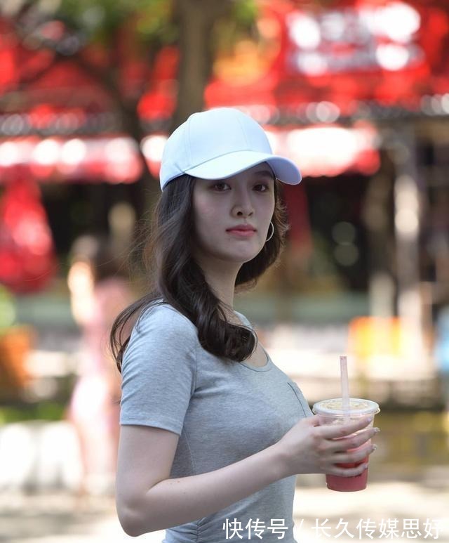 夏季|黑纱网式连衣裙搭配高跟鞋,优雅大方,自信满满