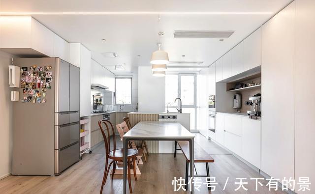 榻榻米|130㎡简约新房，阳台打造榻榻米+小树屋，四分离卫生间是最大亮点