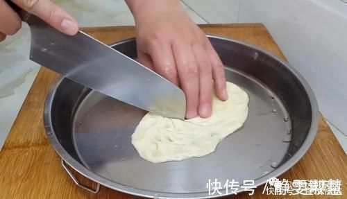 早餐别再烙饼了，加2个鸡蛋，外皮焦脆又松软，比鸡蛋饼油条好吃