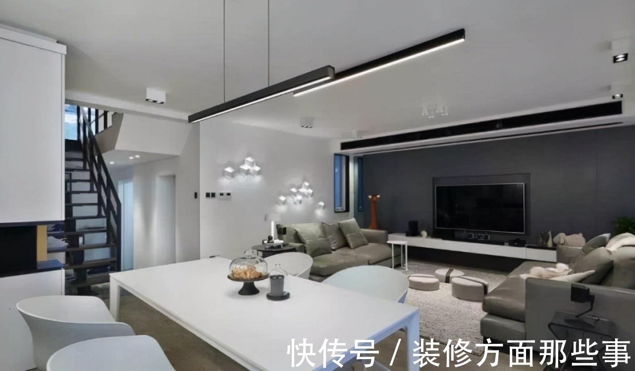 楼梯|113平简约三居室木作储物隔墙兼作鞋柜,亮点都在玄关简洁实用