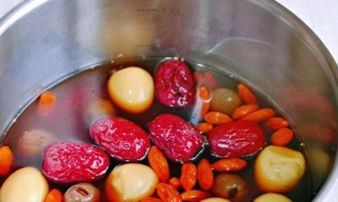 红枣汤|红枣和它是天生一对，每天煮水喝，养颜补血，口臭没了，皮肤越好