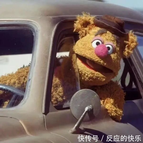 搞怪|可爱搞怪微信头像:快看这里有人还在加班