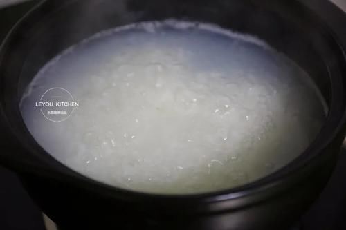 南瓜|多做两步,煮一锅金黄浓稠的南瓜粥,和买的一样好喝,很适合冬天