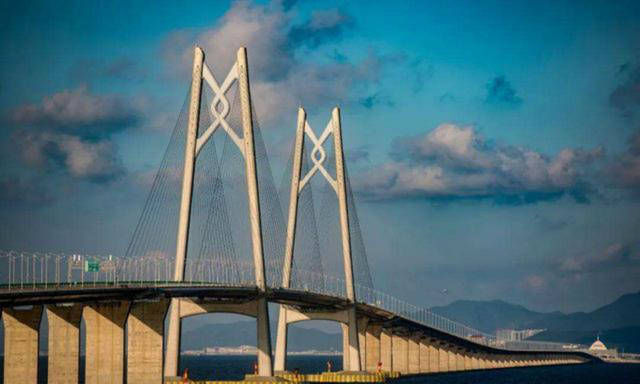 中国文化@莫言为跨海大桥写两句诗,字字珠玑,却被不知名网友的七言诗秒杀