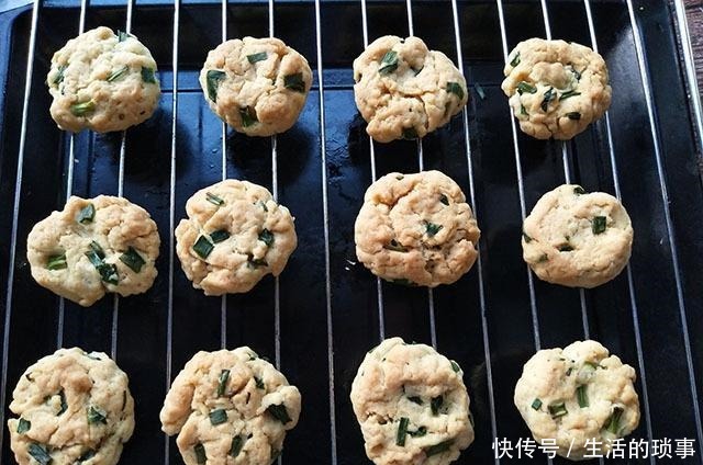 别再冷落家中烤箱了,教你新手版葱油桃酥,酥得掉渣,满屋飘香