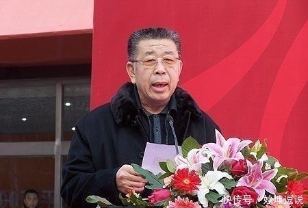 许多人称|只读过一年书，靠房地产和建墓园赚百亿，孙子开宾利被面包车撞死