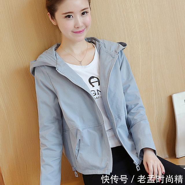 风衣 这时候应该穿什么上衣?这些很合适你