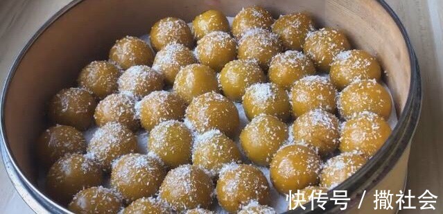 2个鸡蛋，一块南瓜，不用面粉，做家人爱吃的丸子，好吃不上火