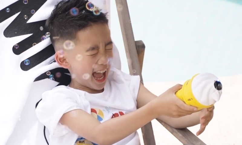 闪电侠|应采儿晒儿子近照Jasper如此优秀离不开妈妈定的这些家规