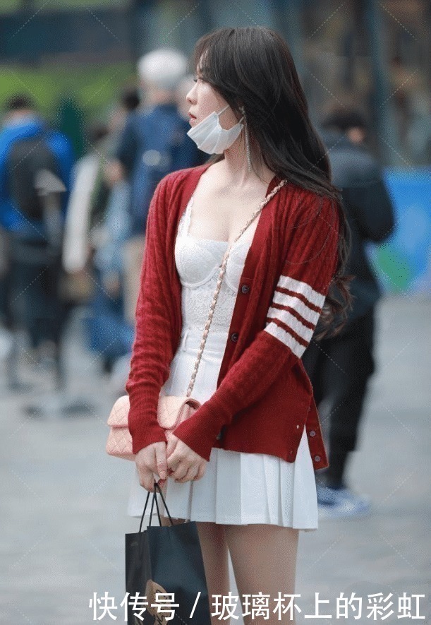 外套 打底衫这么薄款,外套也太厚实了,换掉它更好看吧