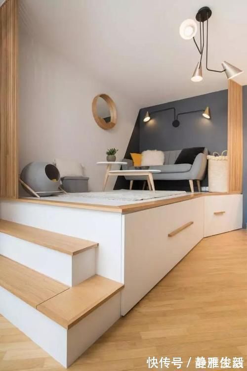 公寓|单身小姐姐买20平公寓，打个地台上面是客厅，下面抽张床出来睡觉！