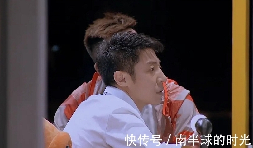 |明星错位搞笑图,杨洋被“抓脖子”,看到图三笑出了猪叫