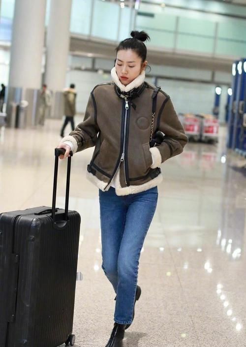  跟风|刘雯将这件“皮毛一体”给穿火了，保暖又洋气，明星们都在跟风穿