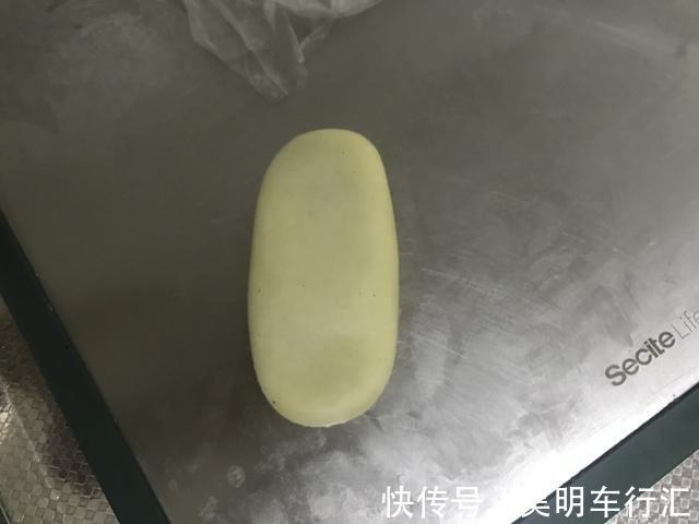 做酥点不用猪油也能酥掉渣，咬一口满嘴香，放三天不变样，吃不够