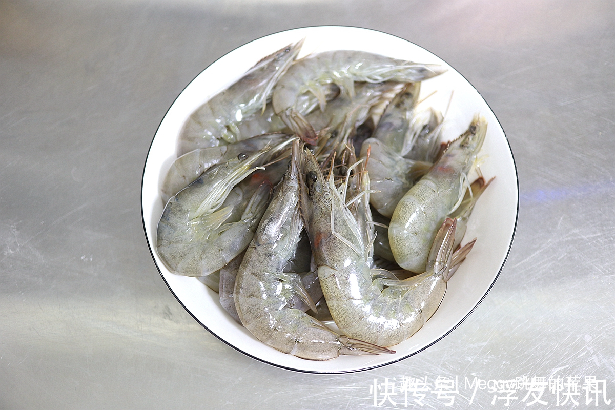 老少皆宜|终于学会做避风塘酥脆虾了，味道一点儿不比饭店差，好吃又实惠