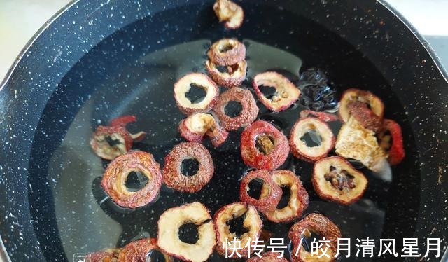 这个开胃健脾、消油解腻的饮料，自己也能做，只需准备这4种食材！