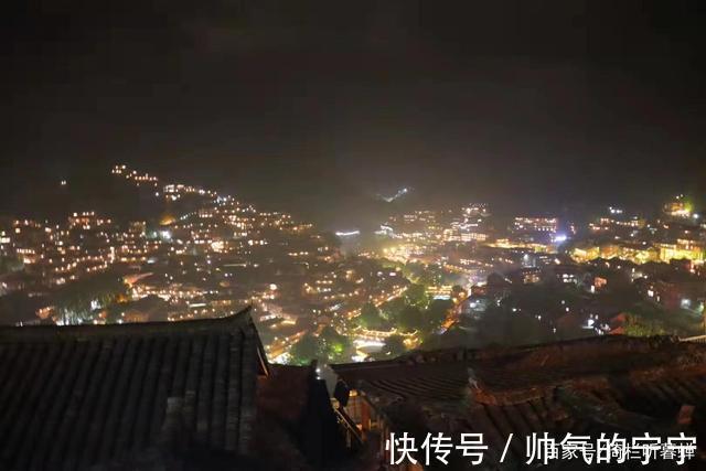 秋韵#【七绝·秋韵】清风伴我不孤行,晨起轩窗有鸟鸣